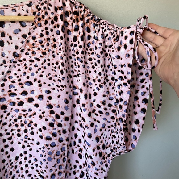 Seaside dolman pink leopard blouse, size extra-small - Picture 5 of 7